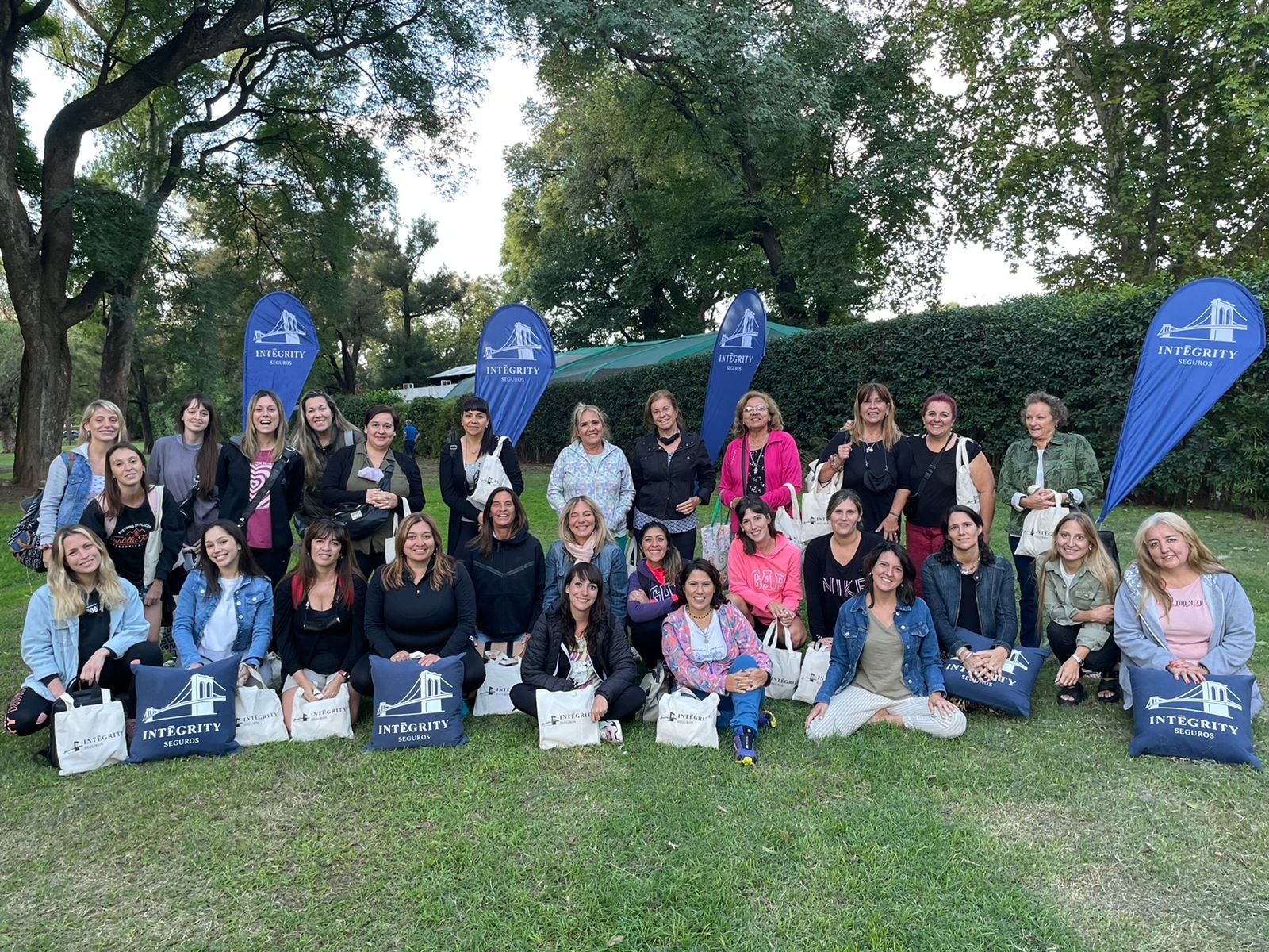 Con un evento virtual y otro presencial en los Bosques de Palermo, compartieron un encuentro de mindfulness junto a Sentido Presente...