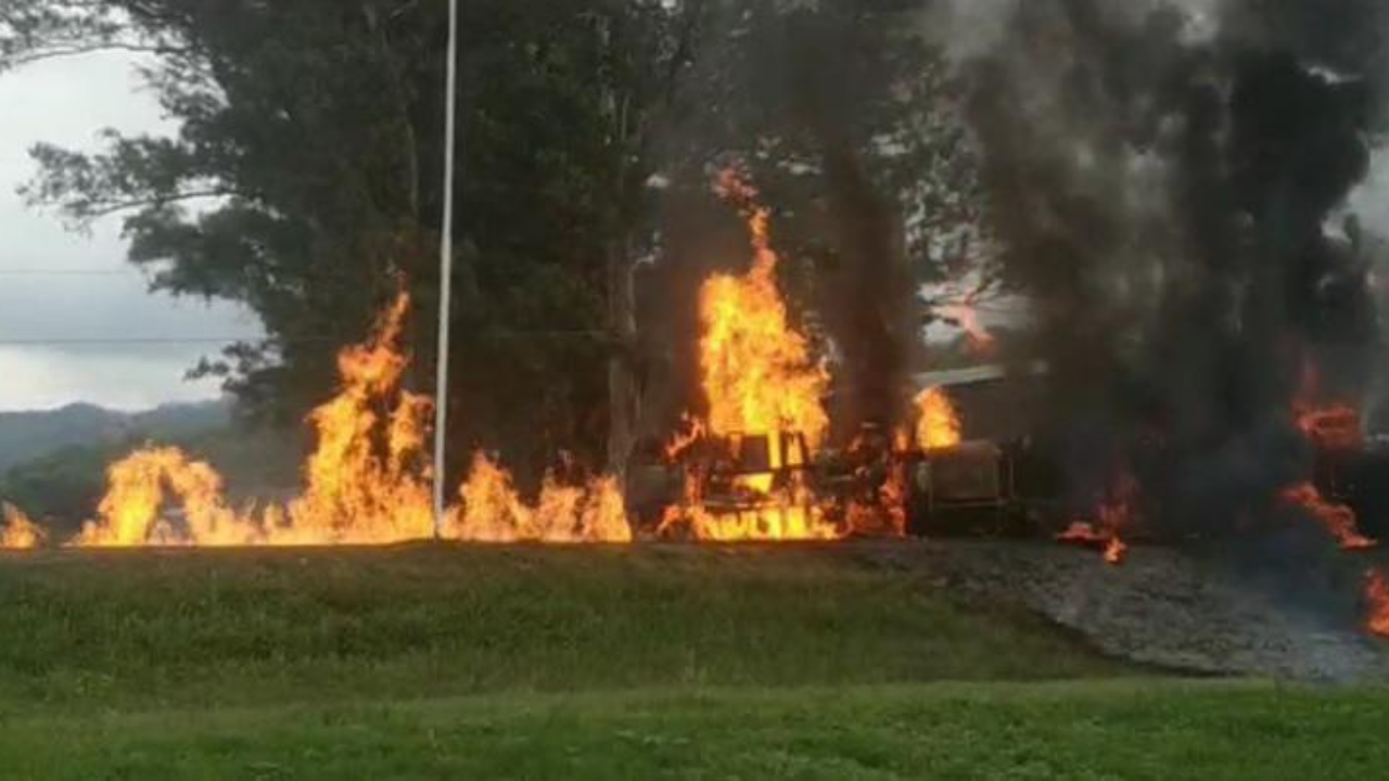Fue cerca del mediodía del viernes cuando comenzaron a llegar las imágenes que mostraban el fuego que se produjo luego que un camión cisterna explotara...