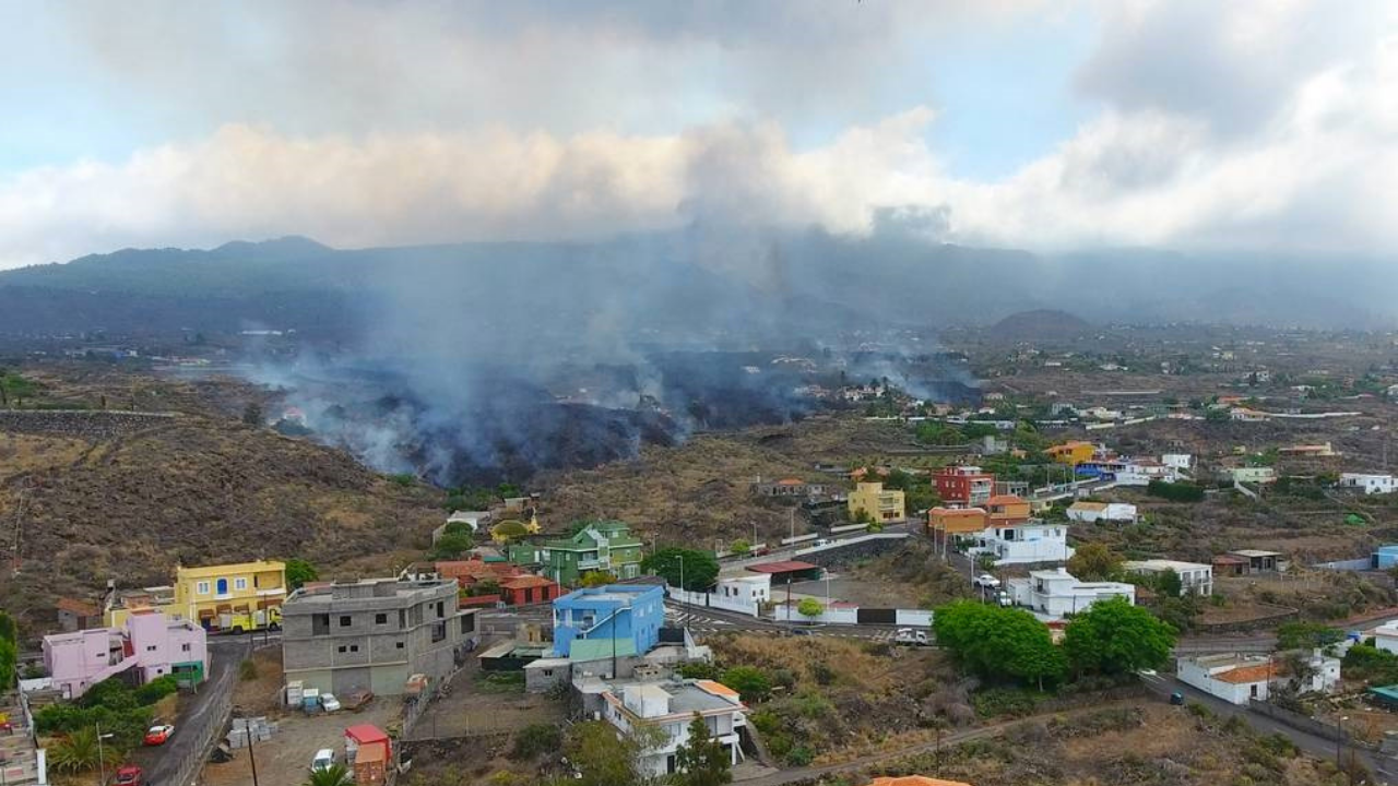 La erupción del volcán Cumbre Vieja en la isla española de La Palma (islas Canarias, suroeste) arrasó 154 hectáreas y destruyó 320 edificaciones...