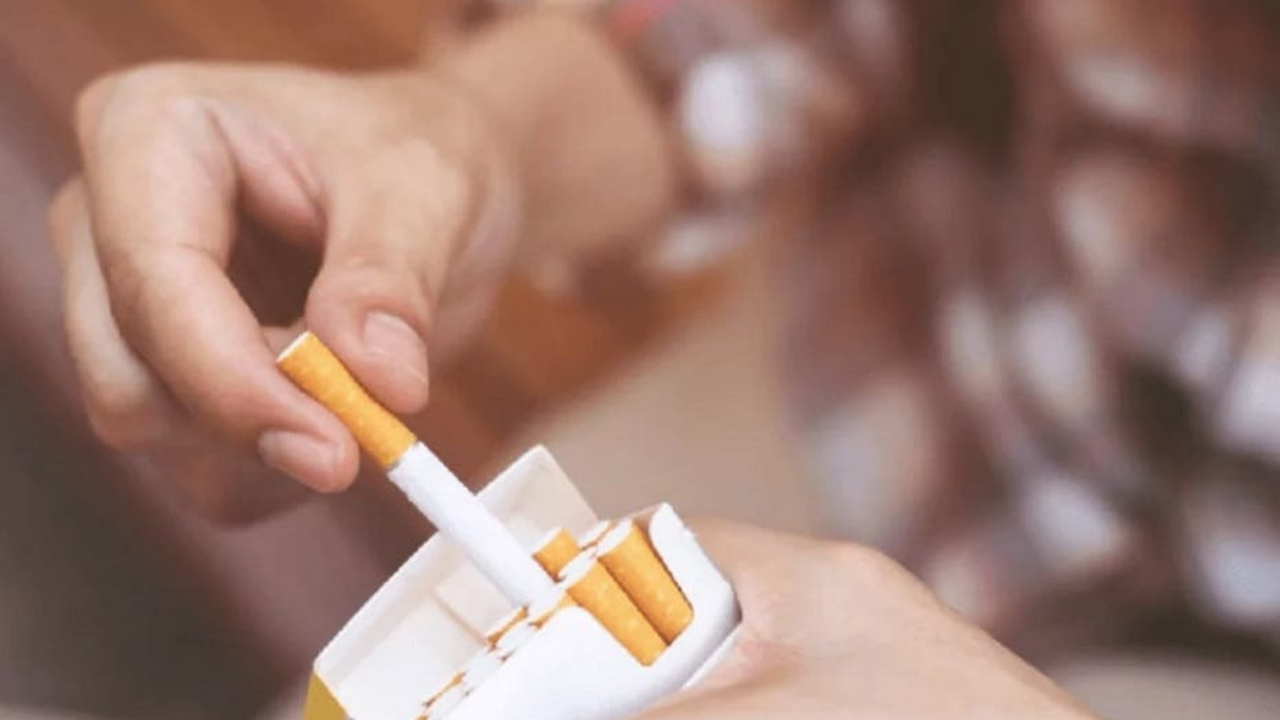 La tabacalera British American Tabacco Argentina fue condenada a indemnizar con cinco millones de pesos a un hombre que sufrió un infarto después de fumar durante 33 años...